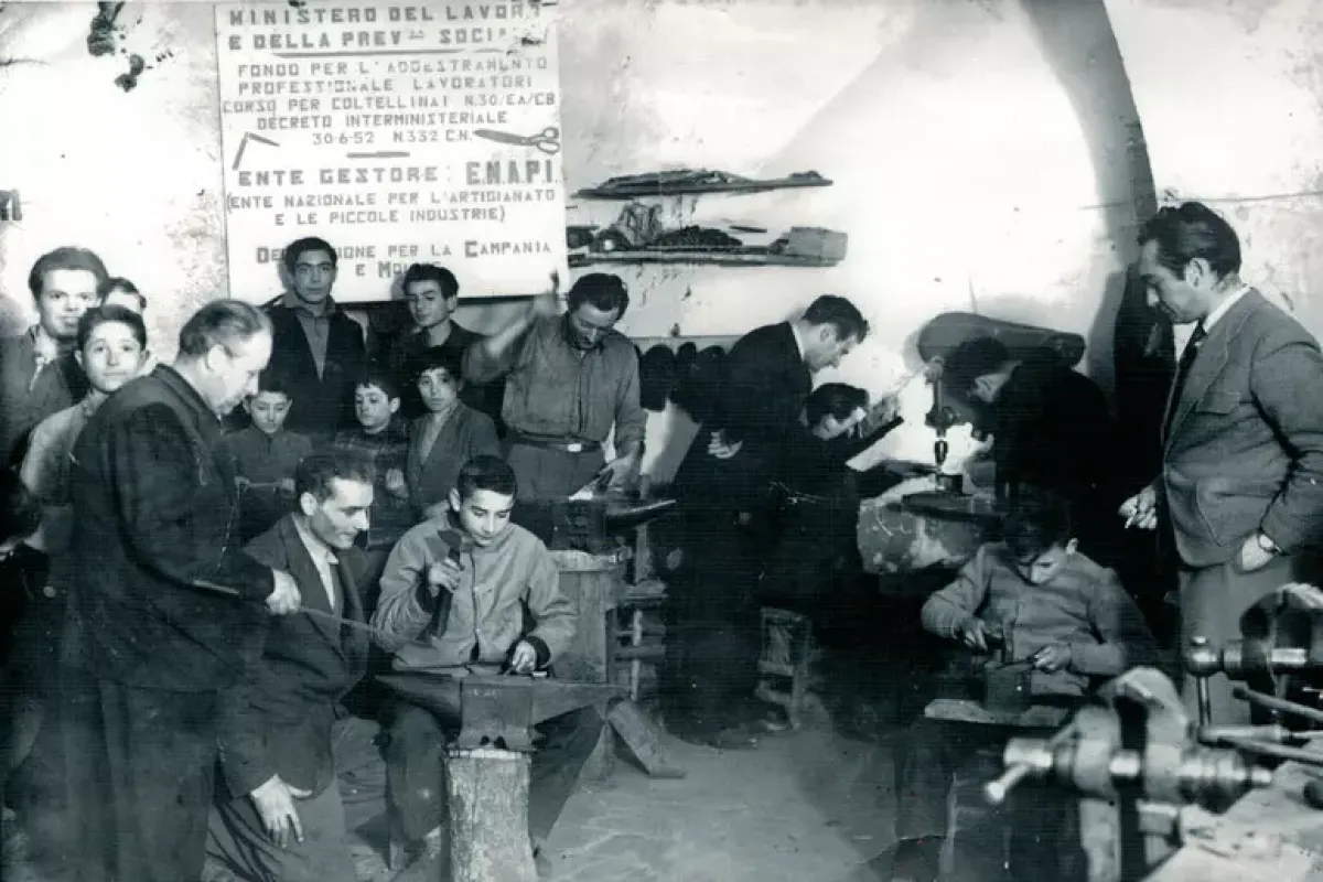 Il 'paese dei coltelli' contro il decreto sicurezza - 