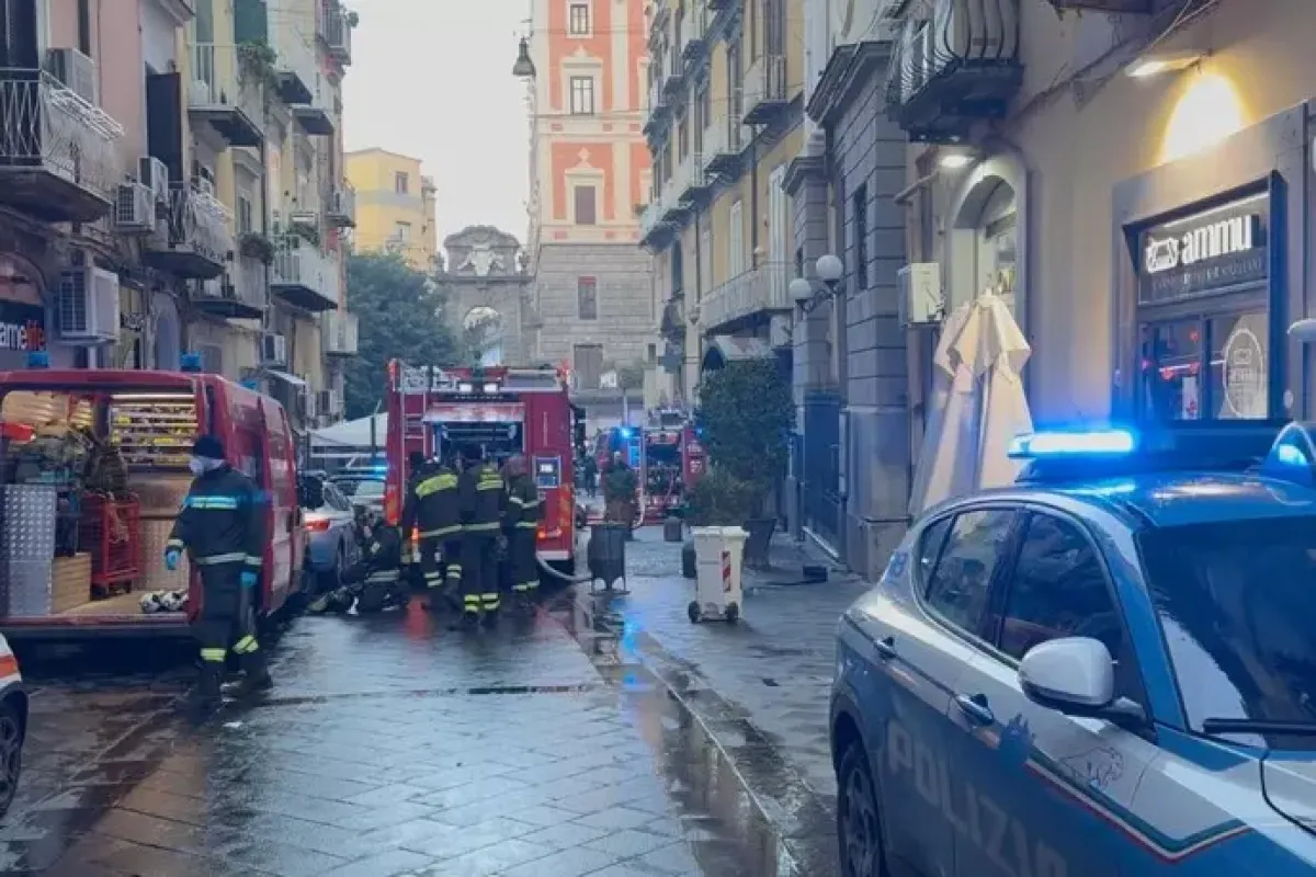 Teatro Sannazzaro: struttura completamente compromessa - 