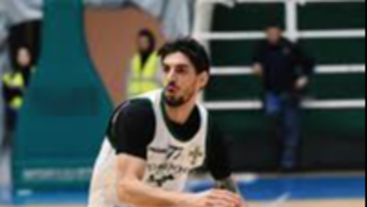 Intervista al centro della Scandone Avellino, Andrea Donda - 