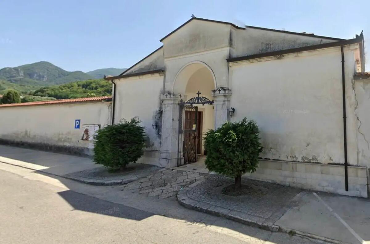 San Martino Valle Caudina. Funerali pubblici negati a moglie ex boss, famiglia va dall'avvocato - 