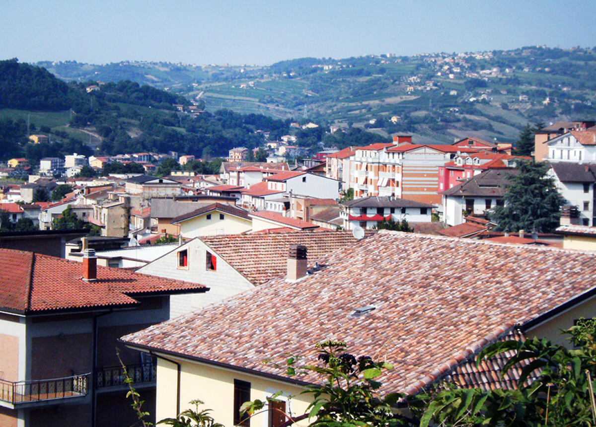 Il caso Montevergine è uno scandalo politico: prima si liquida, poi si annulla. - 