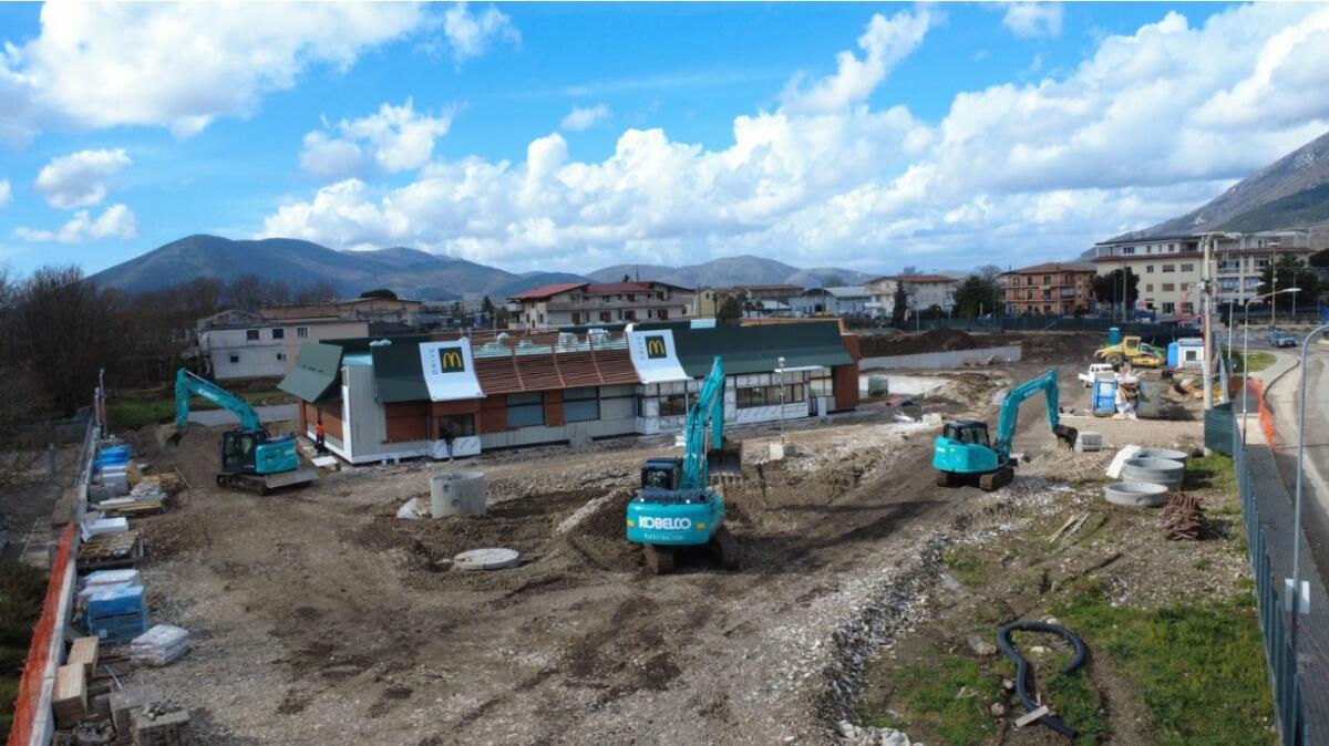 Apertura McDonald's interviene Immafederica Refuto componente dell'assemblea regionale di Partito democratico. - 