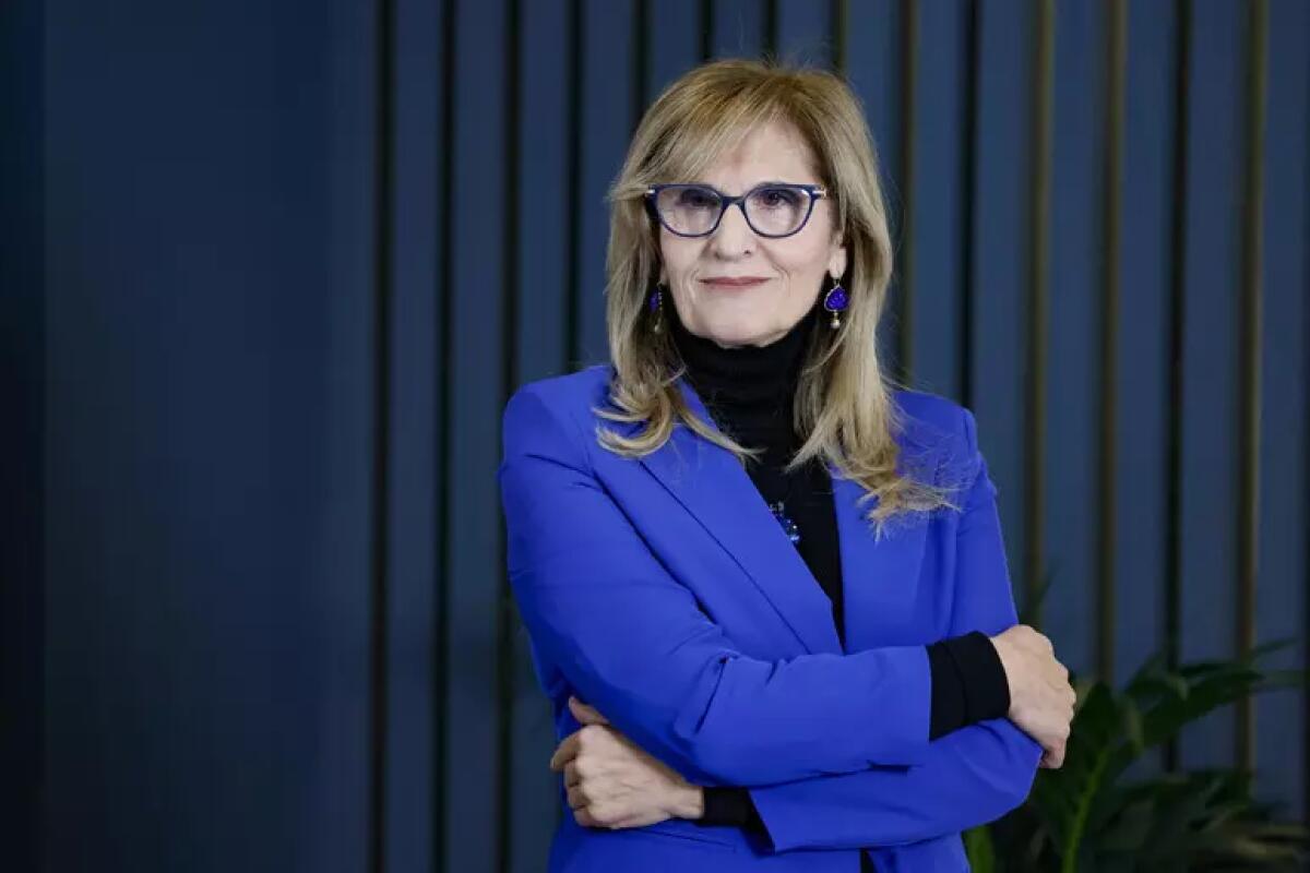 La Preside di Caivano protagonista della serie tv deve risarcire 16mila euro a prof - 