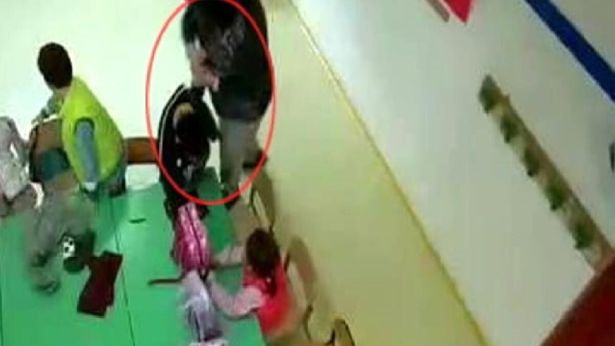 Urla e minacce agli alunni, anche disabili: chiesta condanna a 5 anni per una docente - 