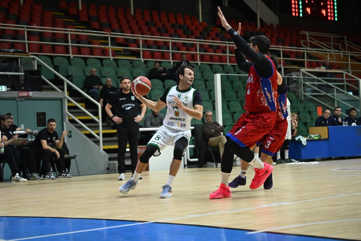 Cade la capolista Carver Roma - 