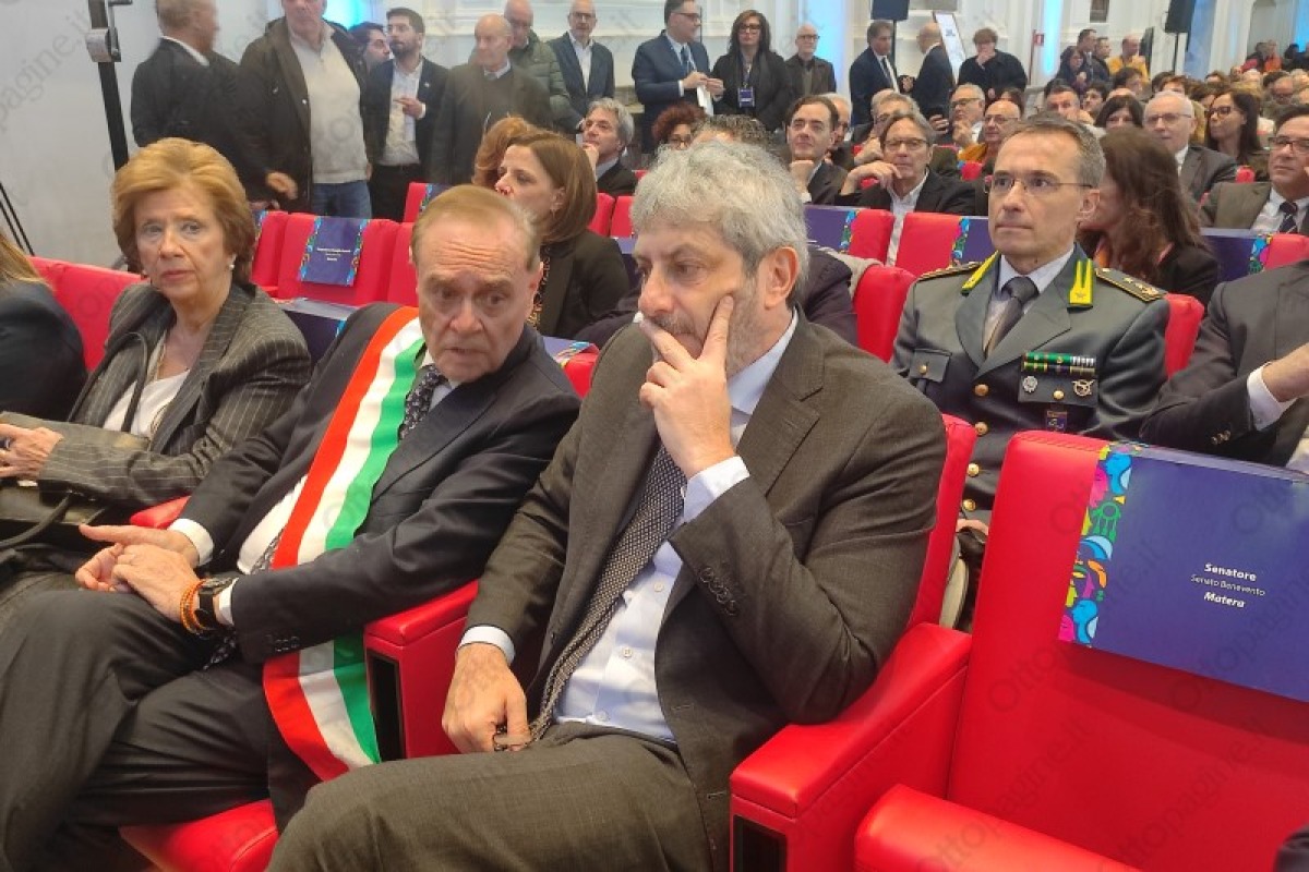 Il sindaco Mastella all'inaugurazione dell'anno accademico - 