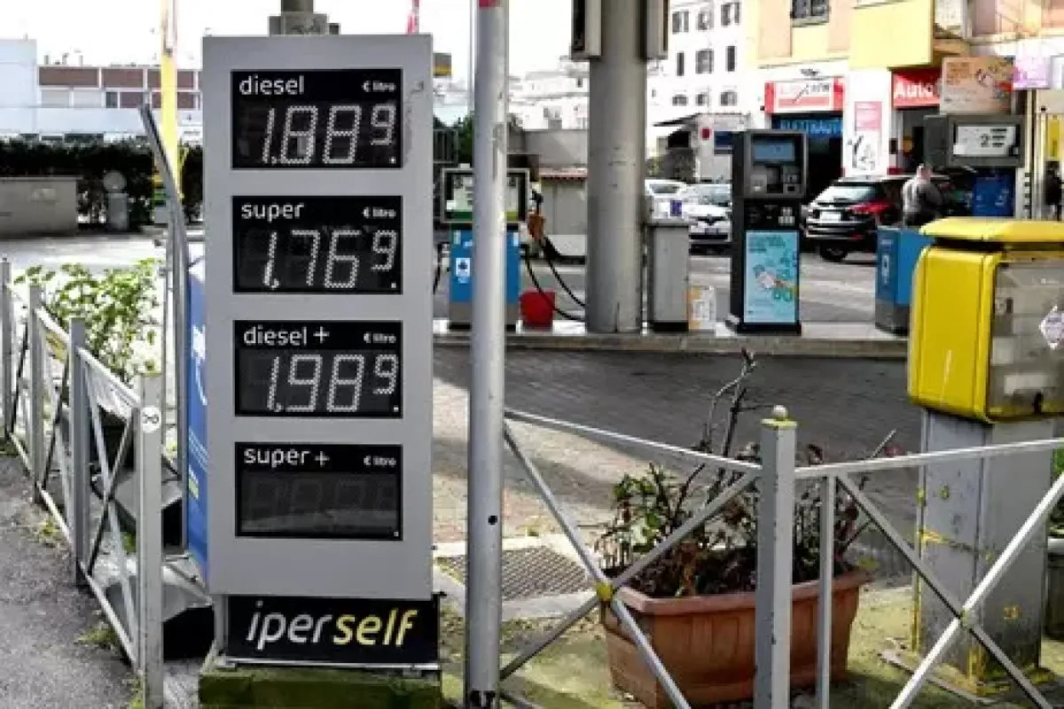 Caro carburanti:stangata sui prezzi, scattano controlli GdF - 