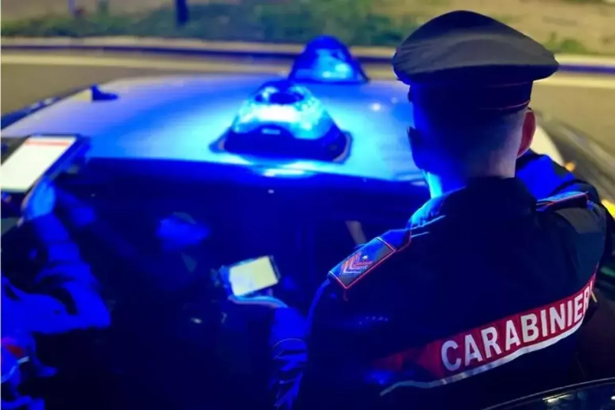 Trascina compagna fuori dal locale e la picchia, arrestato - 