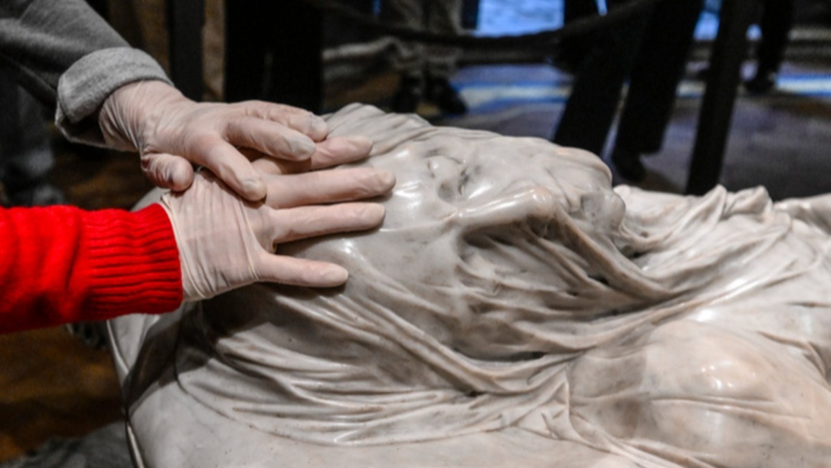 Sansevero:il Cristo Velato si svela al tatto dei non vedenti - 