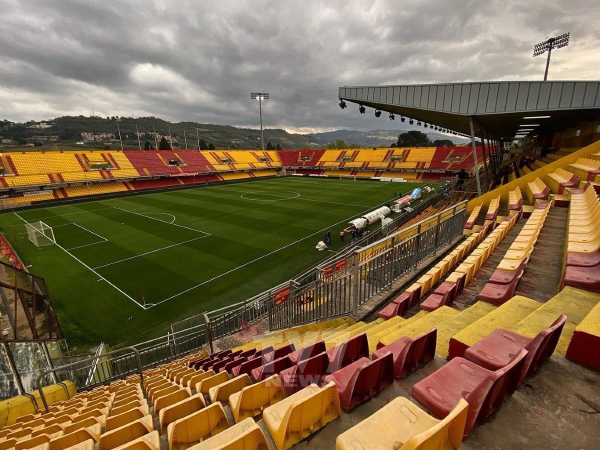 Mezzogiorno di fuoco al "Vigorito": il Benevento cerca il colpo promozione contro il Cosenza - 