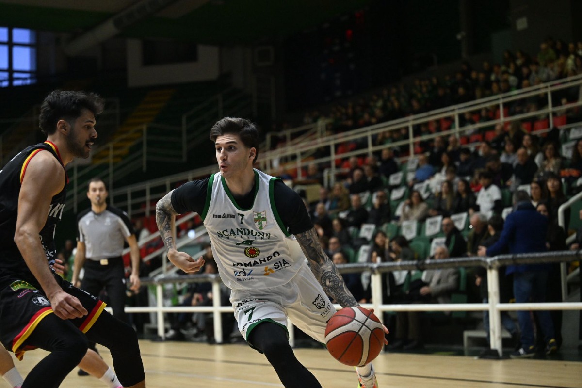 Scandone senza sosta: sesta vittoria e Kmetic da urlo - 