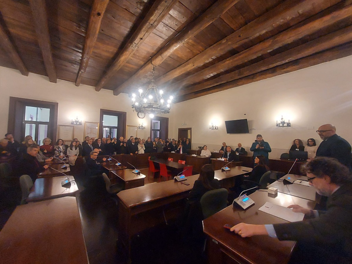 Avellino: a Palazzo Caracciolo debuttano Mastella e il M5S - 