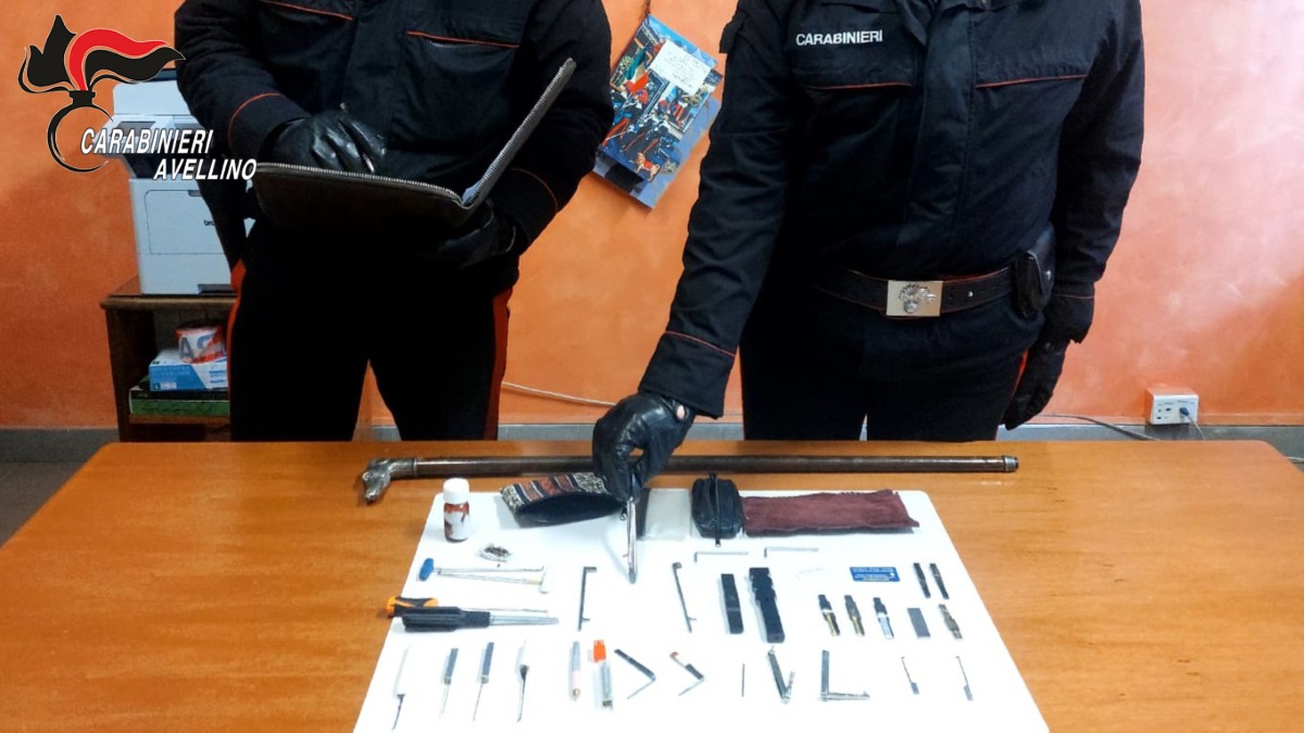 Atripalda, controlli contro i furti: fermati due uomini su auto radiata e con targa falsa - 