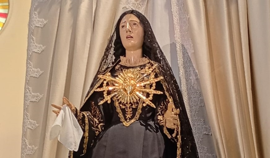 Il Manto Nero che Ferma il Tempo: Il Cuore di Cervinara Batte per l’Addolorata - 