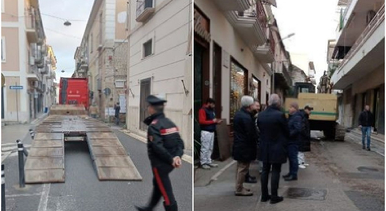 Assalto alla Unicredit col bulldozer: colpo fallito a Santa Maria Capua Vetere - 