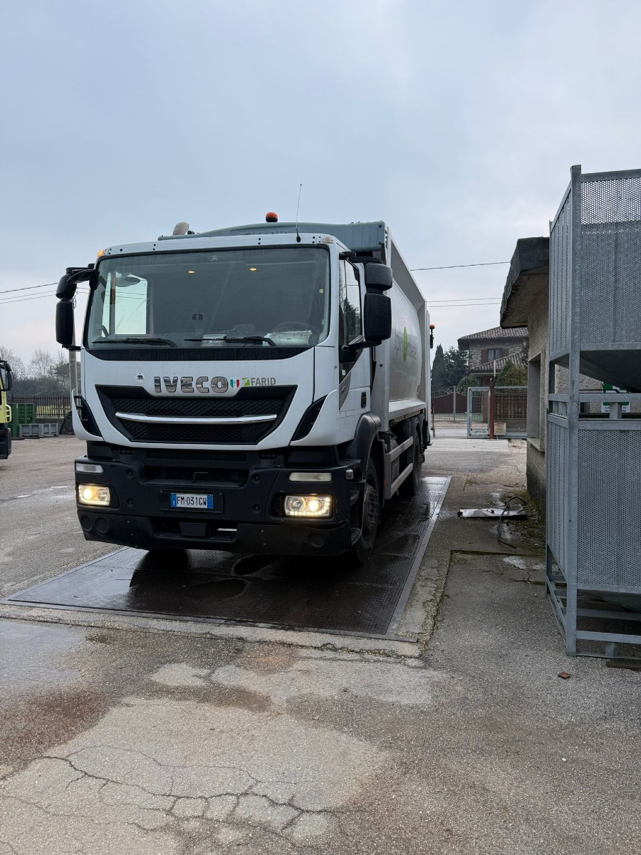 Irpiniambiente pesatura compattatore