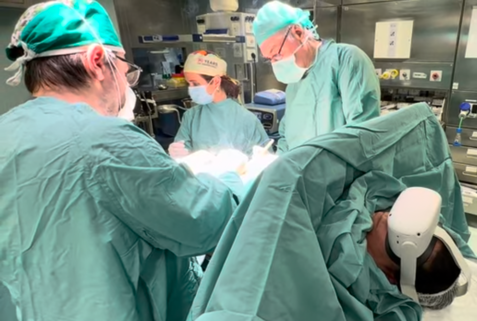 Chirurgia e Realtà Virtuale: Al "Vanvitelli" di Napoli l'innovazione che cura l'ansia e riduce il dolore - 