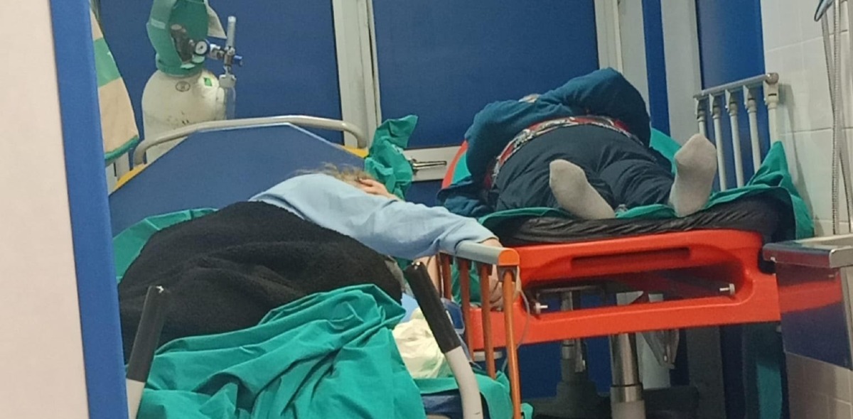 Scandalo in corsia: malati costretti a pagare il pizzo sulla barella - 