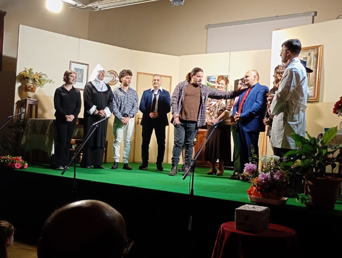 San Martino Valle Caudina: Il teatro amatoriale incanta e diverte - 
