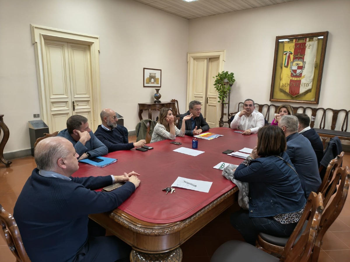 PNRR a Benevento: il sindaco Mastella e il vicesindaco De Pierro accelerano sui cantieri. - 