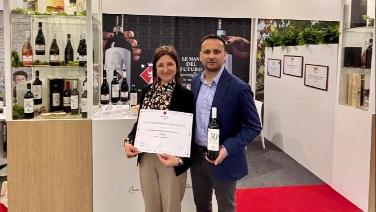 Eccellenza Sannita: Riflesso della Cantina Falluto Trionfa a 5StarWines - 