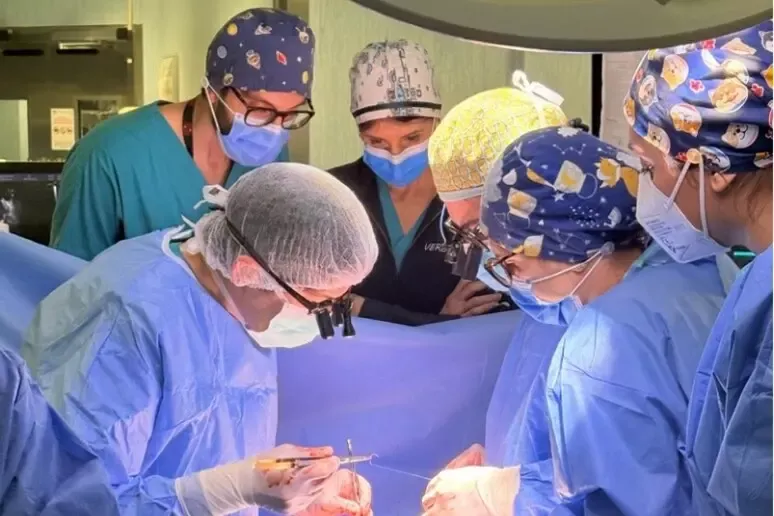 Napoli, intervento innovativo al Monaldi: salvato un 58enne con una nuova tecnica al cuore - 