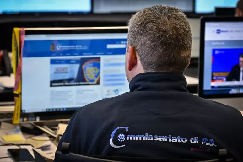 Hacker nelle banche di Napoli: piazzava cimici nei server per mesi - 