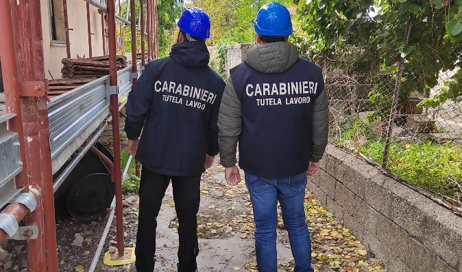 Blitz nei cantieri irpini: raffica di denunce e multe per la sicurezza - 