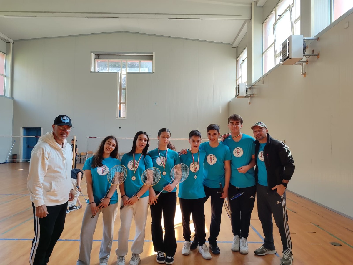 Cervinara domina il badminton: l'Istituto De Santis vola alle regionali - 