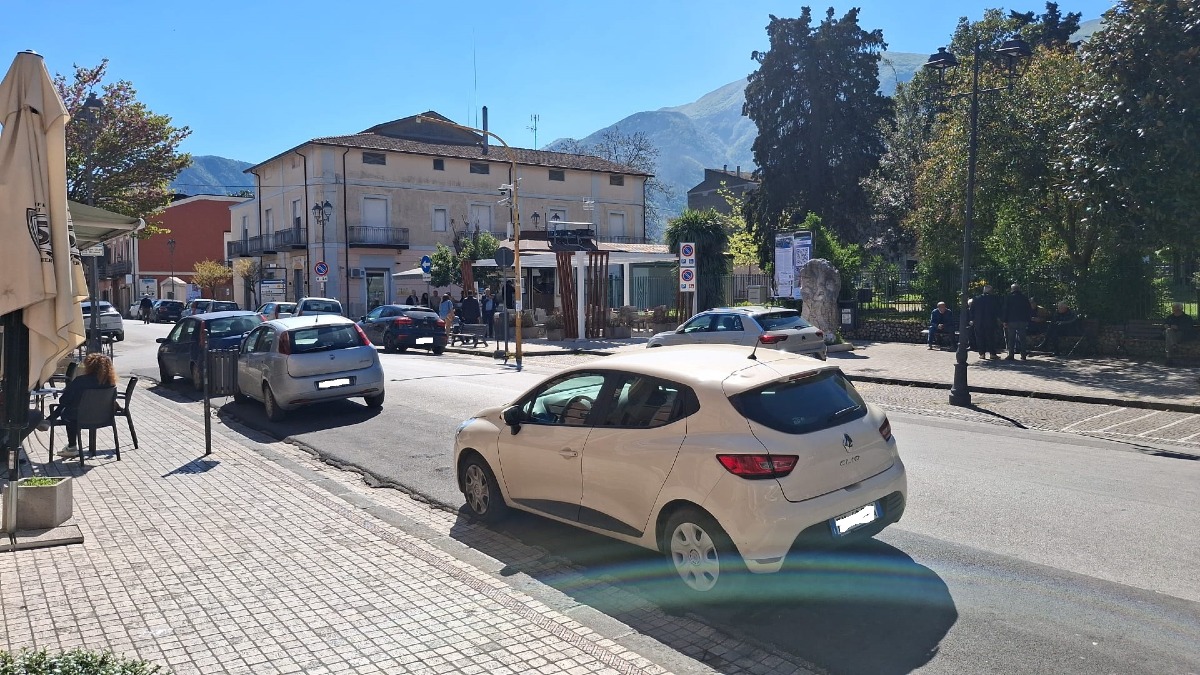Cervinara, caos viabilità in Via Roma: i cittadini chiedono equità nei controlli - 