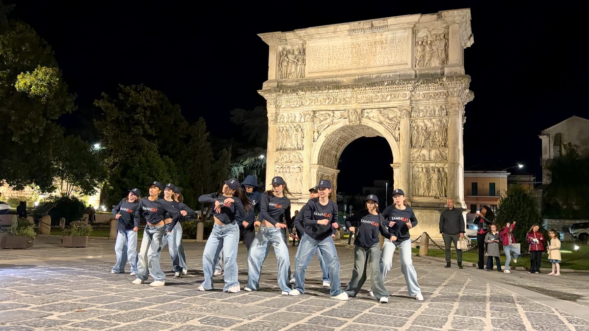 Flashmob a Benevento: SamnEAT conquista il centro con un evento live - 