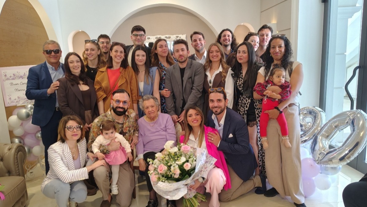 Gerarda La Peccerella compie 90 anni: una vita dedicata alla famiglia - 