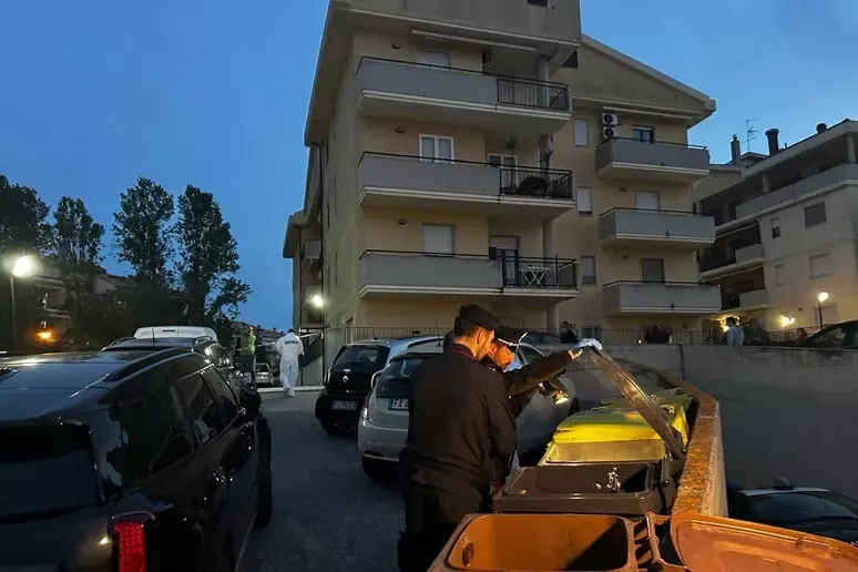 Tragedia in famiglia: fermato il padre del giovane trovato senza vita - 