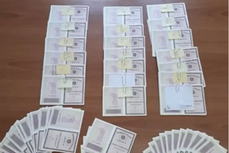 Documenti in vendita: 120 indagati nel sistema di corruzione e sesso - 