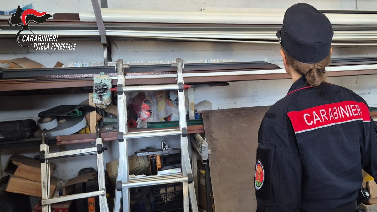 Sequestrata attività artigianale siderurgica abusiva  - 