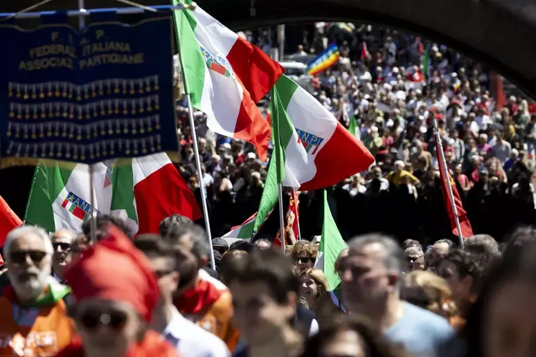 Aggressione a Roma, sparano a due iscritti ANPI durante il 25 aprile - 