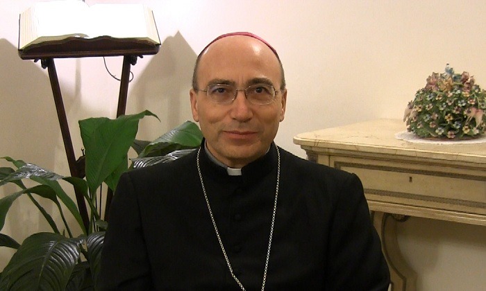 No al CPR di Castel Volturno: il vescovo Lagnese guida la protesta - 