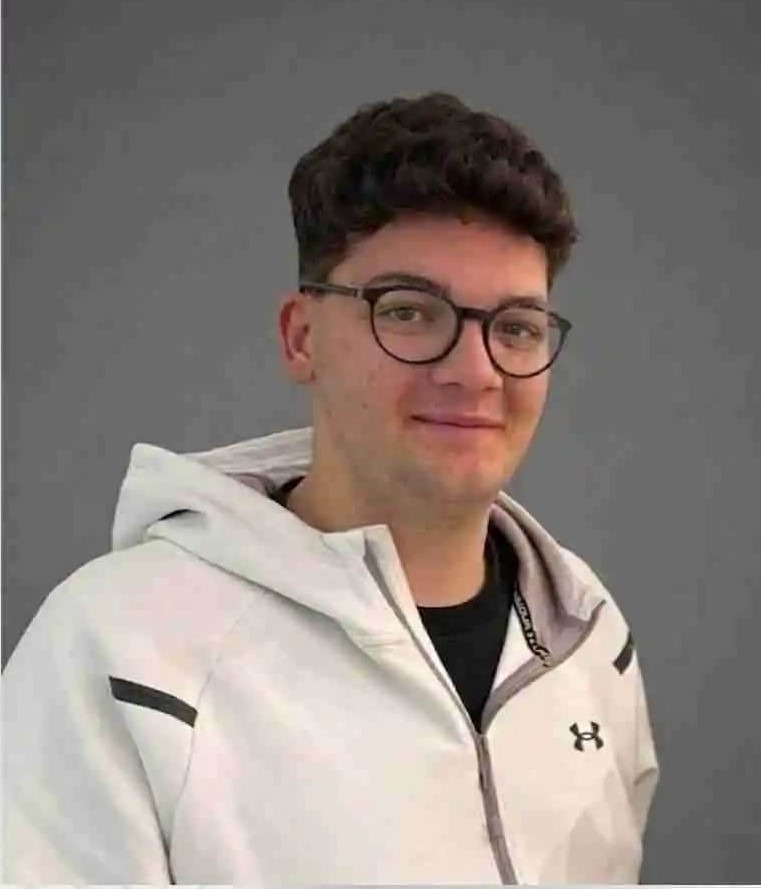 Il giorno più triste: l'ultimo addio a Guido tra le lacrime di due paesi - 