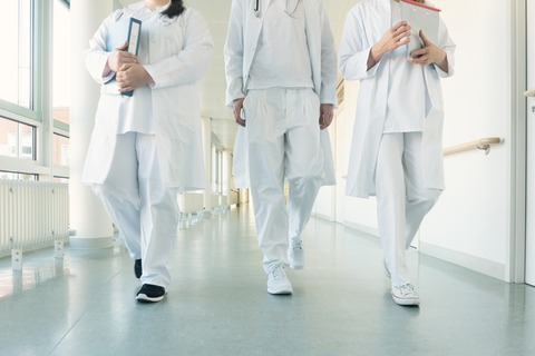 Neonato morto dopo il cesareo: indagati i medici, disposta autopsia - 