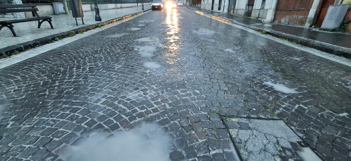 SOS Sampietrini a Cervinara: Via De Bellis è una Trappola - 