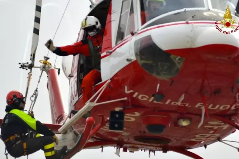 Escursionista cade in un dirupo a Summonte: salvata dai Vigili del Fuoco - 