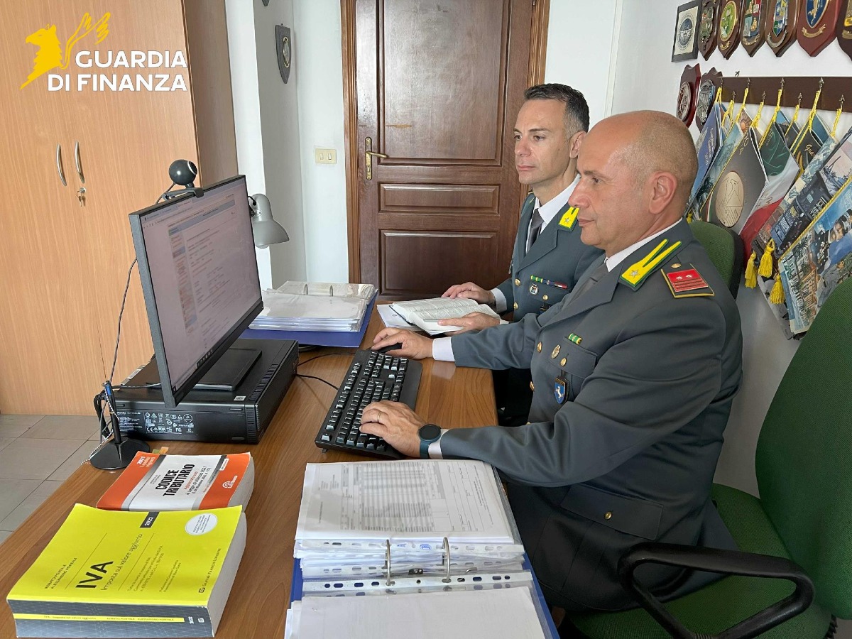 Sorrento: scattano gli arresti per il sistema di mazzette al Comune  - 
