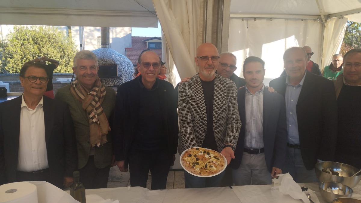 Franco Pepe lancia la pizza Pucinara e chiede tutele per il settore - 