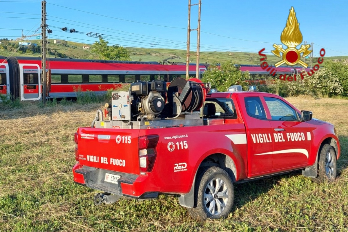Tragedia sulla Caserta-Foggia: persona travolta e uccisa da un treno - 