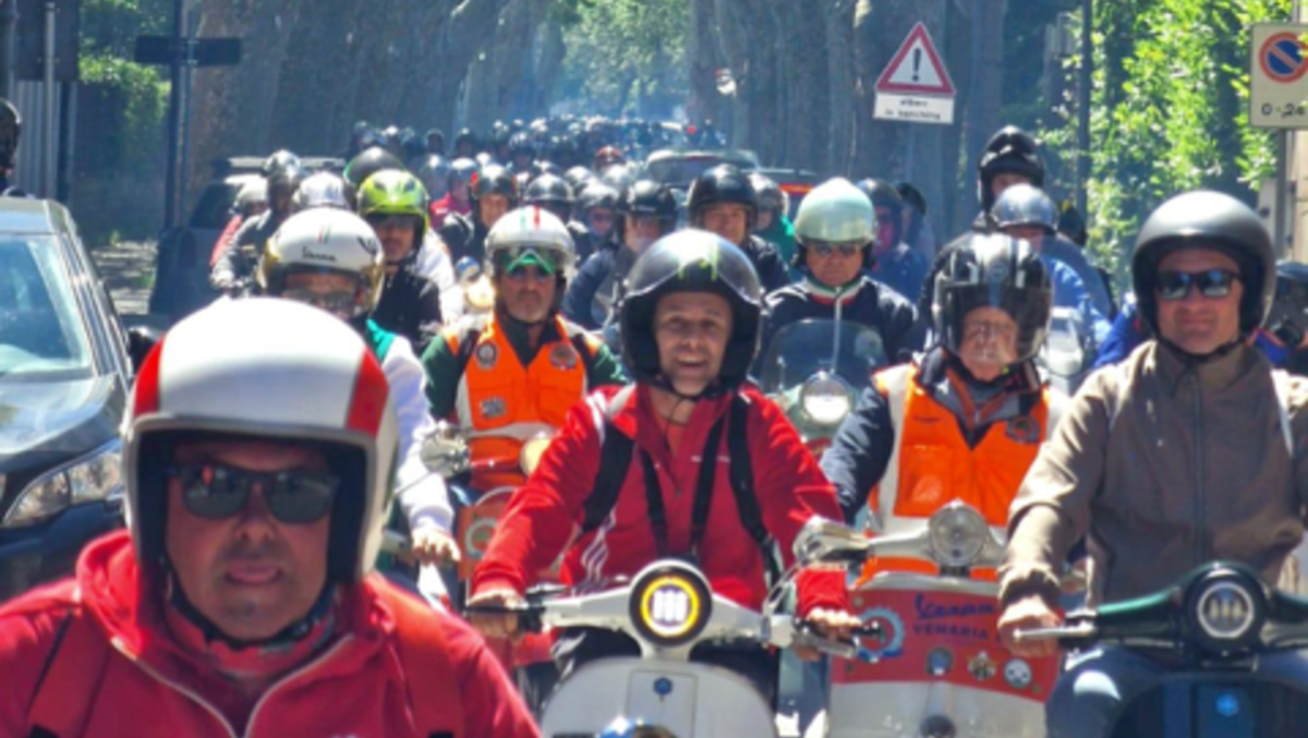 Airola, il raduno Vespa tra passione motoristica e inclusione sociale - 