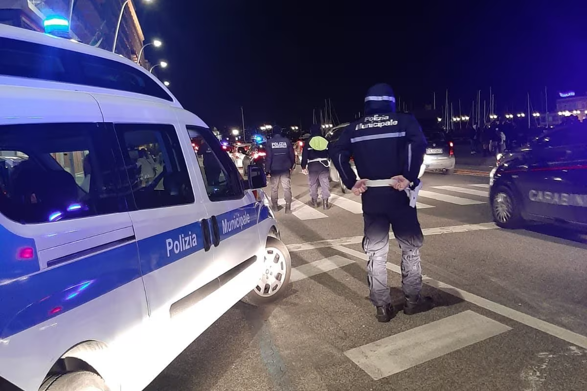 Per uno sguardo di troppo ad una ragazza, un 15enne ferisce a coltellate un 14enne - 