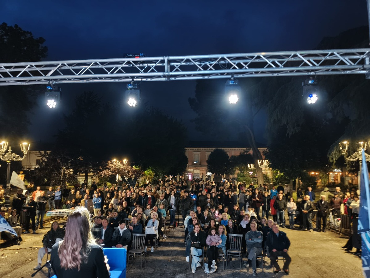 Progetto Cervinara Insieme: la piazza grida al cambiamento con Giuseppe Ragucci Sindaco - 