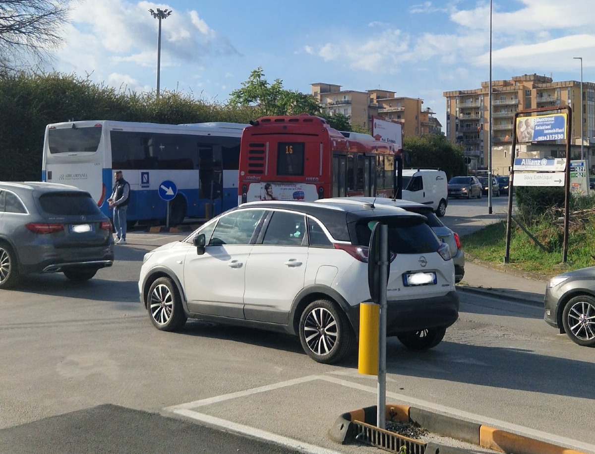 Benevento, autobus in panne: l'opposizione denuncia il collasso - 