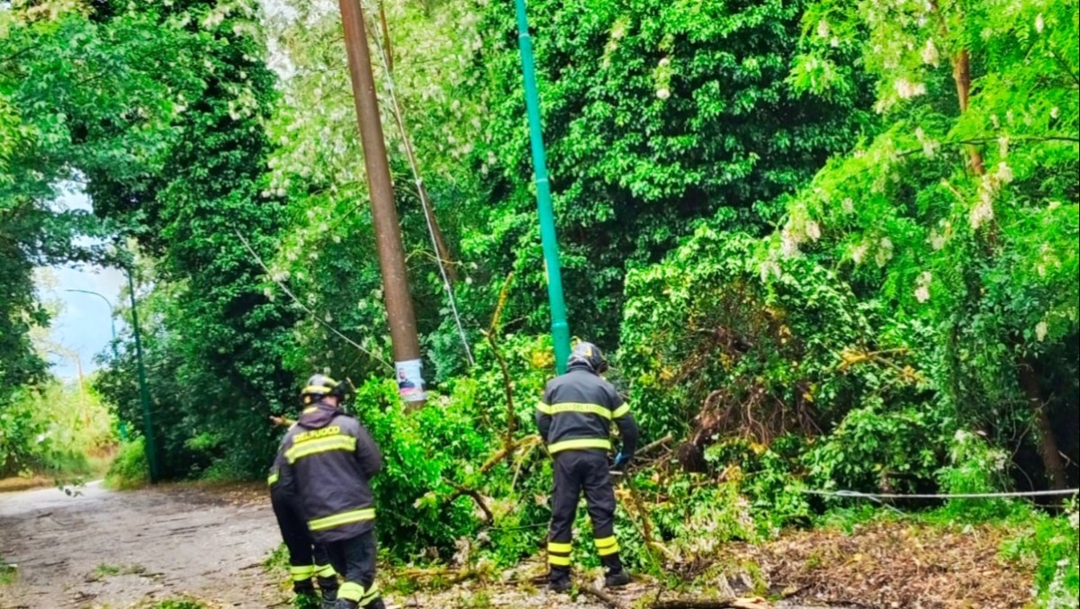 Maltempo ad Avellino: notte di tempesta e decine di interventi - 