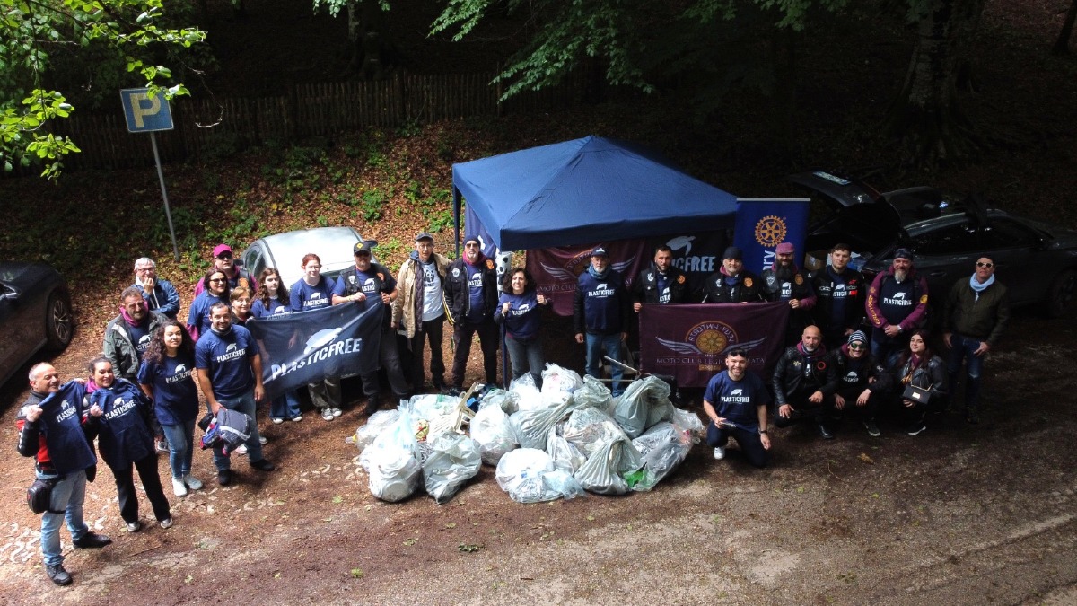 Blitz ecologista sul Taburno: quintali di rifiuti rimossi dai boschi - 